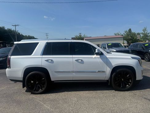 Used 2017 Cadillac Escalade Premium Luxury AWD/4WD image 12