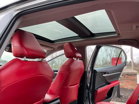 Used 2022 Toyota Camry XSE image 15