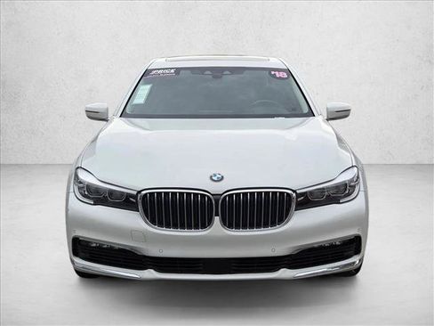 Used 2018 BMW 740e xDrive image 2
