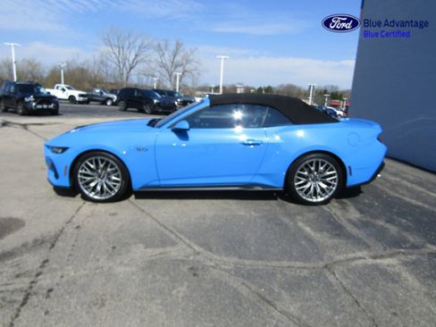 Certified 2025 Ford Mustang GT RWD image 4