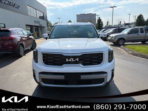 Certified 2024 Kia Telluride S w/ S Sunroof Package AWD/4WD image 4