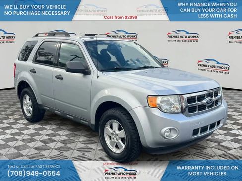 Used 2010 Ford Escape XLT image 3