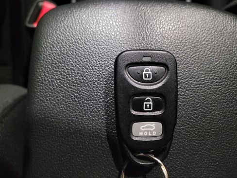 Used 2019 Hyundai Elantra SE w/ Cargo Package FWD image 32