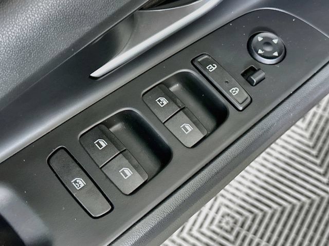 Used 2023 Hyundai Elantra SEL FWD image 19