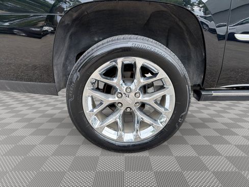 Used 2019 Cadillac Escalade ESV Premium Luxury RWD image 30