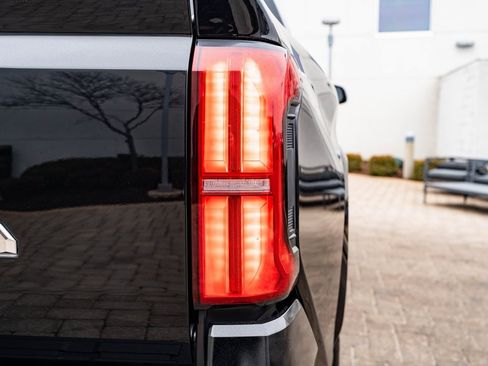 Used 2025 Toyota Tacoma SR5 image 9