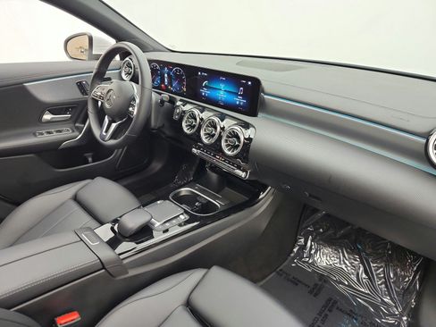 Used 2023 Mercedes-Benz CLA 250 image 22