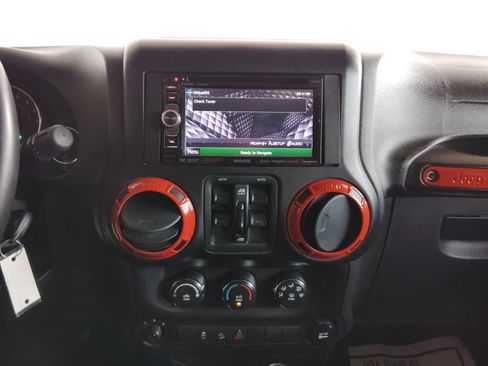 Used 2014 Jeep Wrangler Unlimited Sport w/ Quick Order Package 24S AWD/4WD image 25