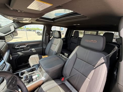 New 2026 Chevrolet Silverado 1500 High Country AWD/4WD image 16
