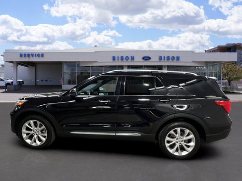 Certified 2022 Ford Explorer Platinum w/ Equipment Group 601A image 6