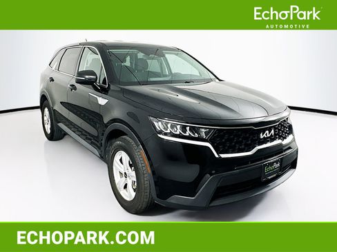 Used 2023 Kia Sorento LX FWD image 1