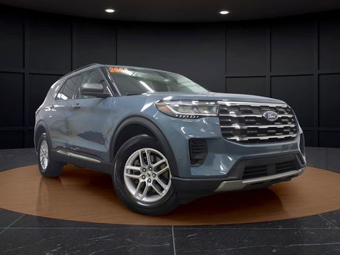 Certified 2025 Ford Explorer Active AWD/4WD image 1