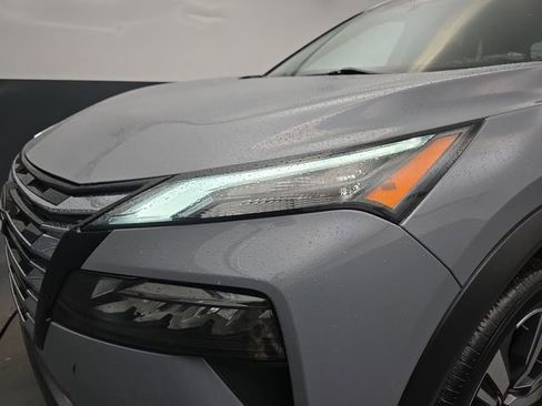 Used 2024 Nissan Rogue SL w/ SL Premium Package image 14