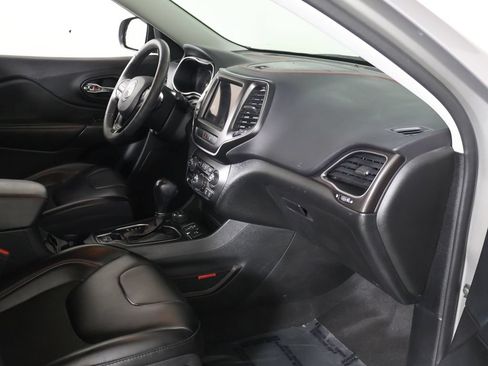 Used 2022 Jeep Cherokee Trailhawk AWD/4WD image 21