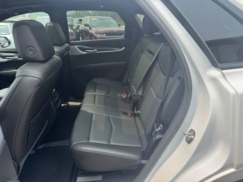Used 2024 Cadillac XT5 Sportv w/ Technology Package AWD/4WD image 9