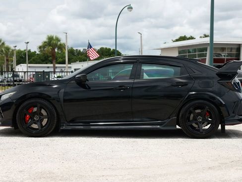 Used 2017 Honda Civic Type R image 3