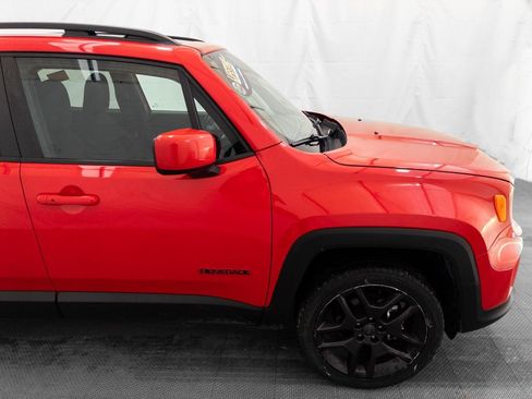 Used 2022 Jeep Renegade Latitude w/ Sun/Sound Group image 10