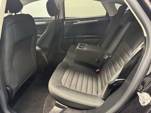 Used 2020 Ford Fusion SE image 28