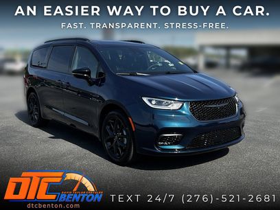 Used 2025 Chrysler Pacifica Limited
