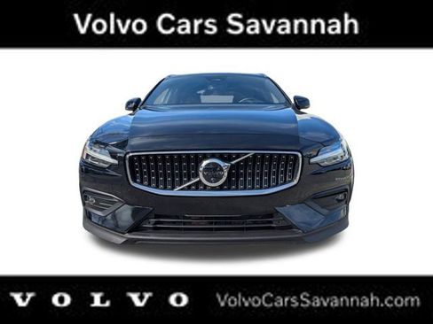 Certified 2025 Volvo V60 B5 Cross Country Plus image 13
