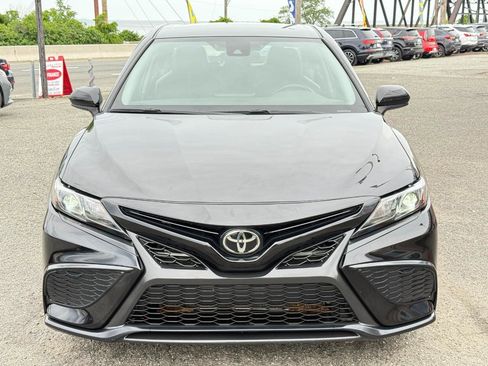 Used 2021 Toyota Camry SE image 10