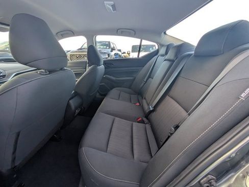 Used 2024 Nissan Altima 2.5 SV image 11