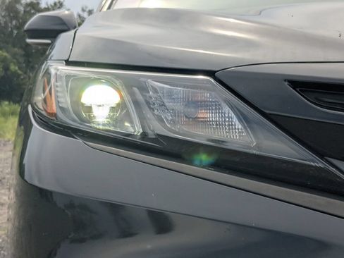Used 2024 Toyota Camry SE FWD image 12