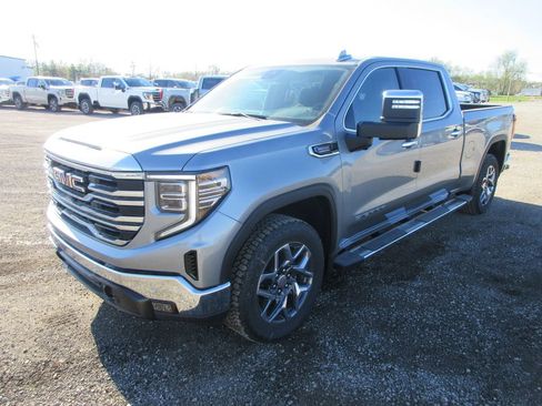 New 2026 GMC Sierra 1500 SLT image 10