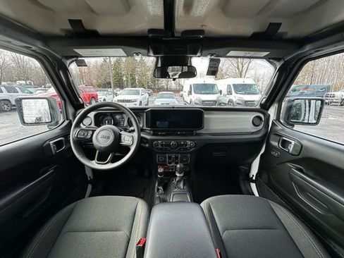 Used 2025 Jeep Wrangler Willys 4xe image 4