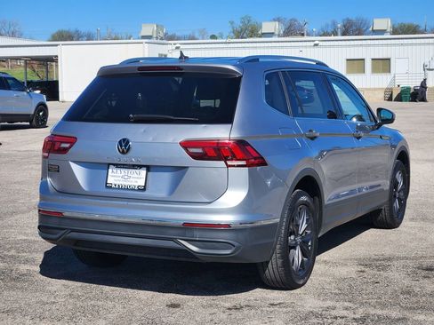 Used 2024 Volkswagen Tiguan SE image 5