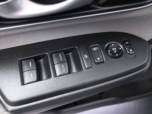 Used 2021 Honda CR-V EX image 11