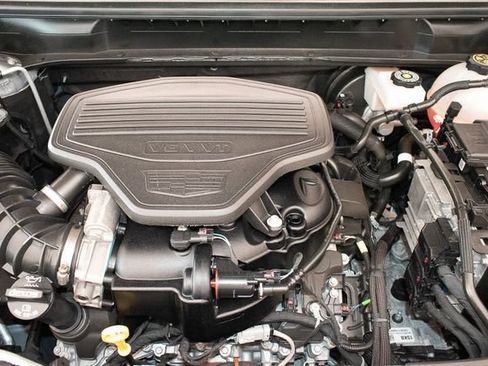 Used 2021 Cadillac XT5 Luxury w/ LPO, Floor Liner Package AWD/4WD image 3