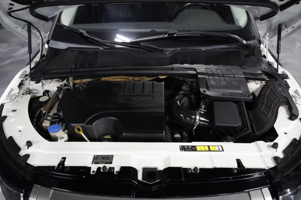Used 2018 Land Rover Range Rover Evoque SE AWD/4WD image 32