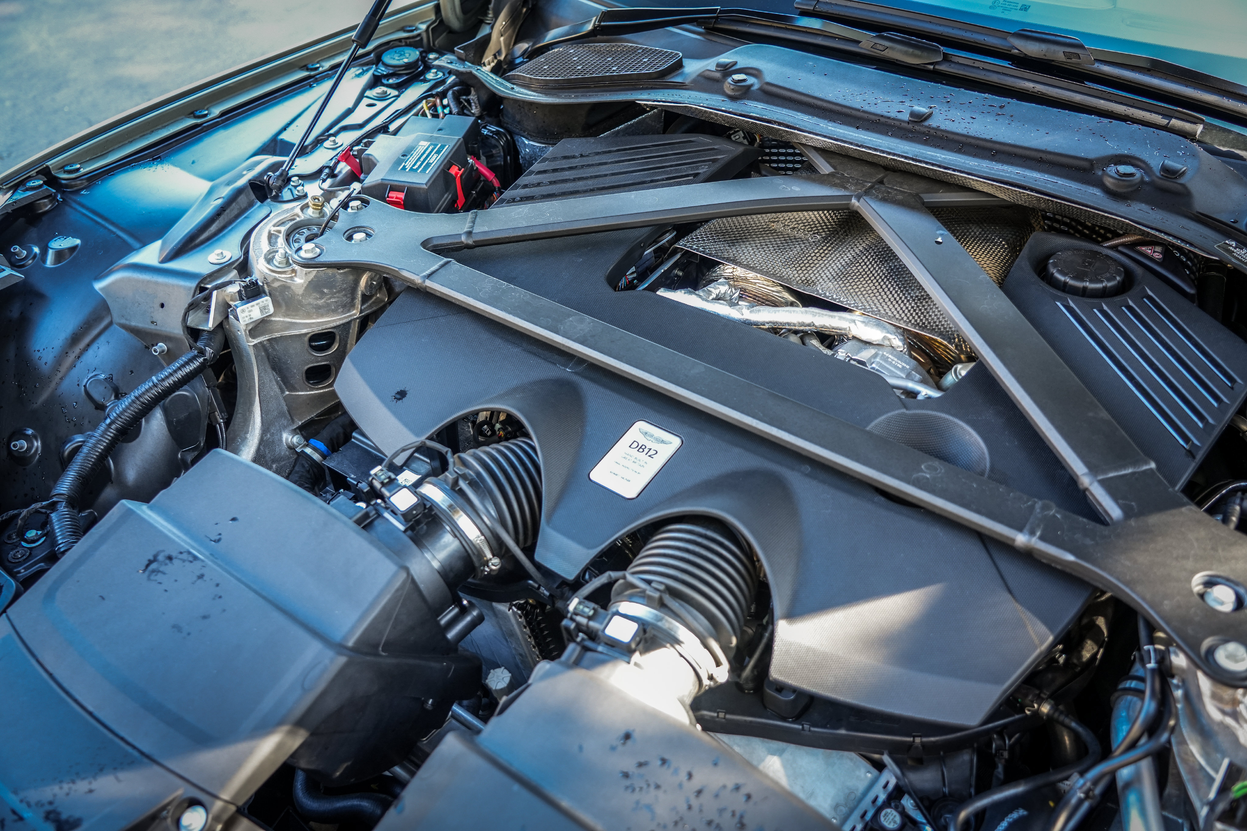 Used 2024 Aston Martin DB12 Coupe RWD image 8