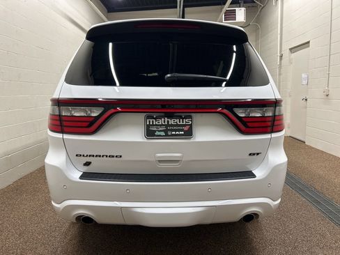 Used 2024 Dodge Durango GT image 3