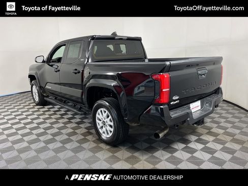 Certified 2025 Toyota Tacoma SR5 w/ SR5 Upgrade Package AWD/4WD image 13