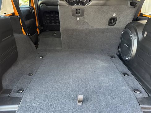 Used 2021 Jeep Wrangler Unlimited Rubicon AWD/4WD image 15