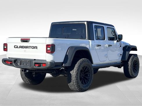 Used 2023 Jeep Gladiator Rubicon w/ LED Lighting Group image 32