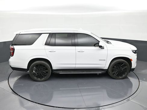 Used 2022 Chevrolet Tahoe LT w/ Luxury Package RWD image 17