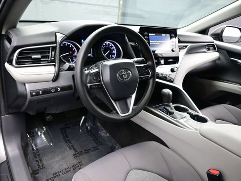 Used 2022 Toyota Camry LE FWD image 12