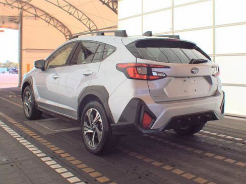 Used 2025 Subaru Crosstrek 2.0i Premium image 4