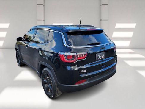 Used 2019 Jeep Compass Latitude image 4