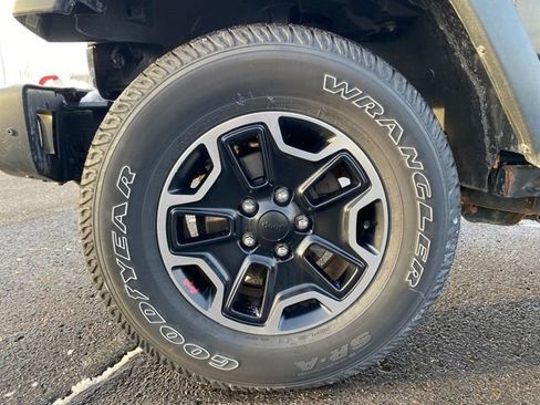 Used 2015 Jeep Wrangler Unlimited Rubicon image 21