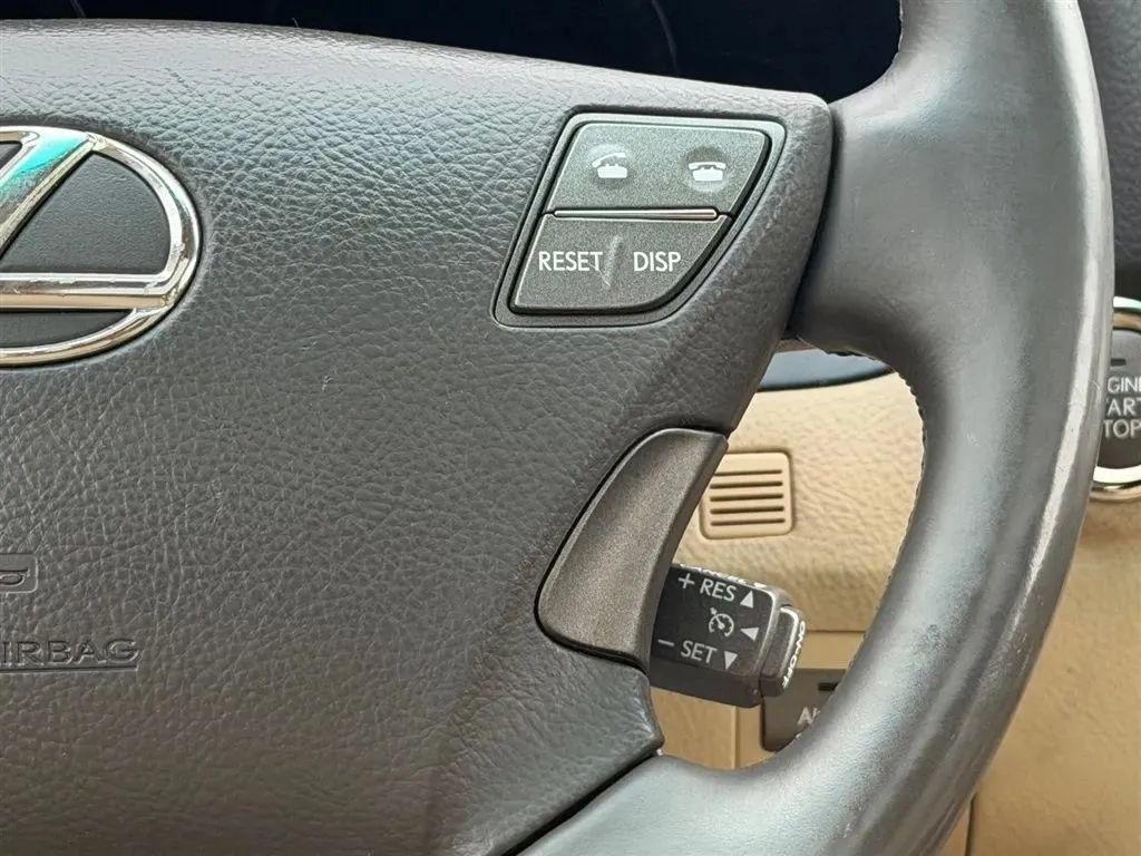 Used 2009 Lexus LS 460 w/ Comfort Pkg RWD image 12