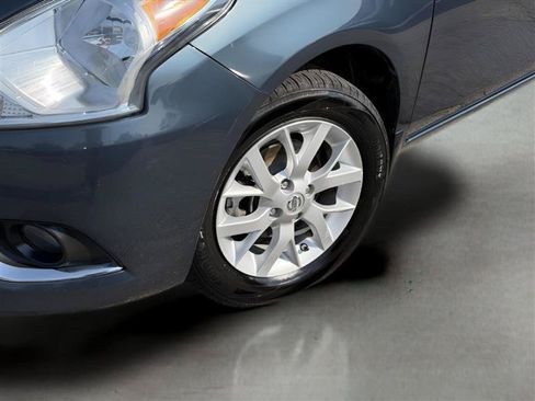 Used 2016 Nissan Versa SV w/ SV Appearance Package FWD image 6