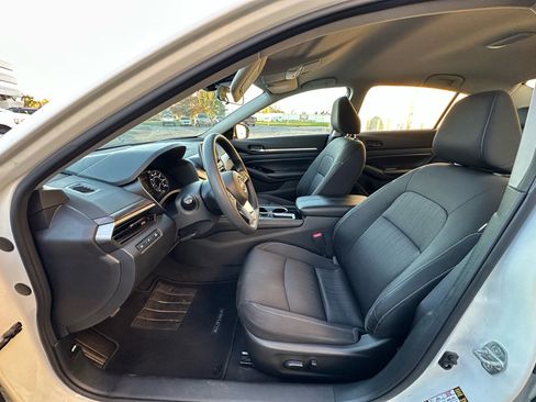 Used 2023 Nissan Altima 2.5 SV image 10