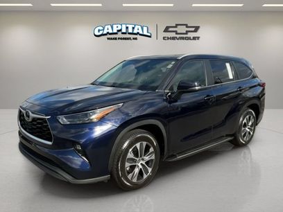 Used 2023 Toyota Highlander XLE
