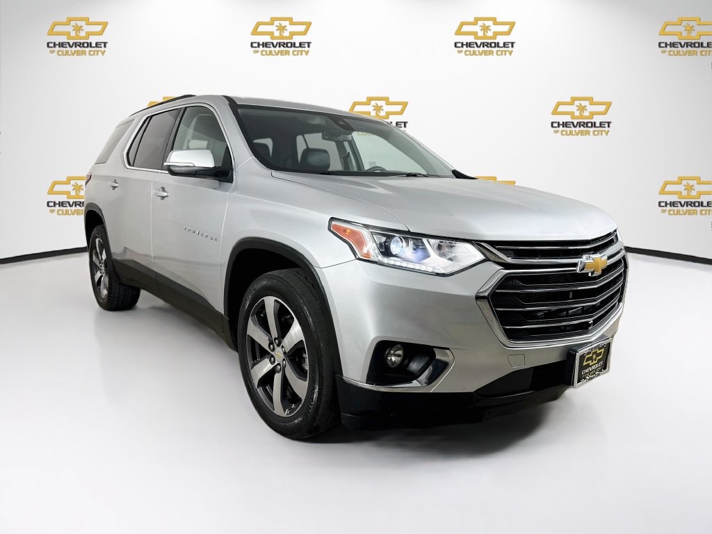 Used 2021 Chevrolet Traverse LT w/ LT Premium Package AWD/4WD image 1