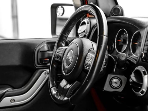 Used 2013 Jeep Wrangler Rubicon w/ Dual Top Group AWD/4WD image 12