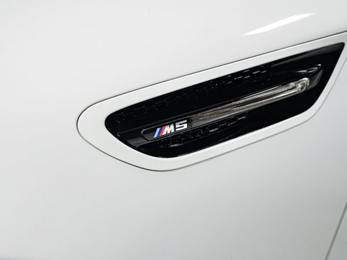 Used 2014 BMW M5 RWD image 9